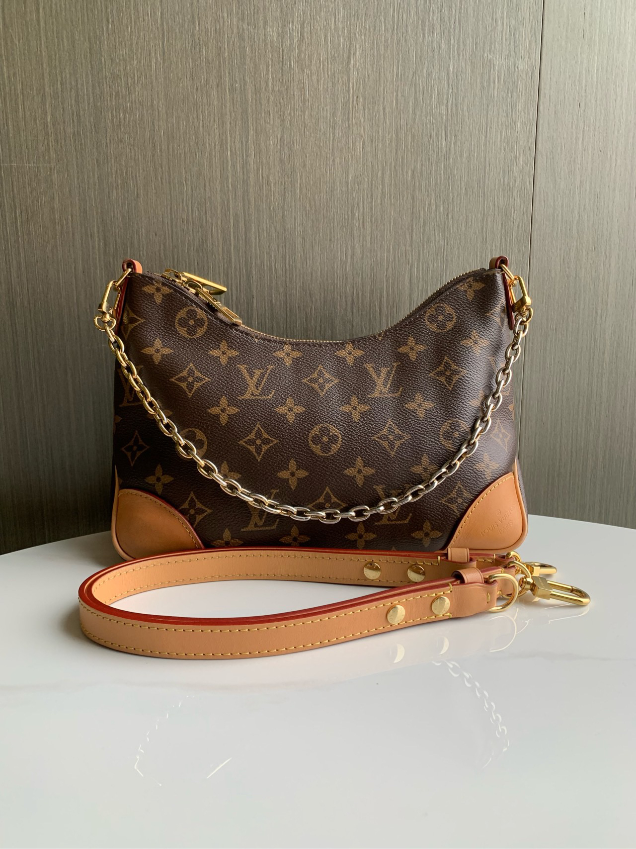 99新 LouisVuitton/路易威登 老花黄牛角双肩带多重背法自由调节