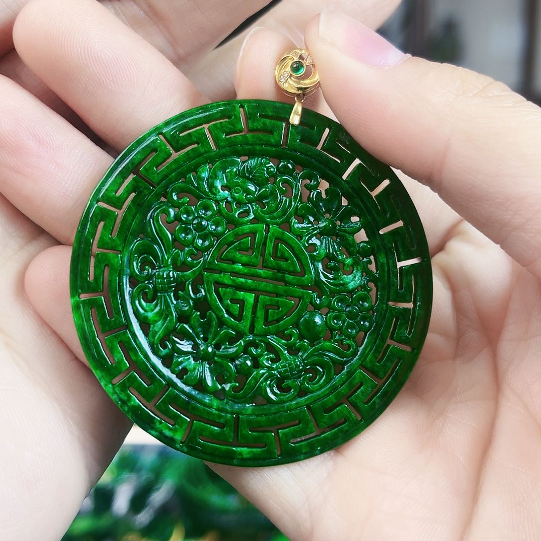翡翠颈饰18K金镶嵌吊坠