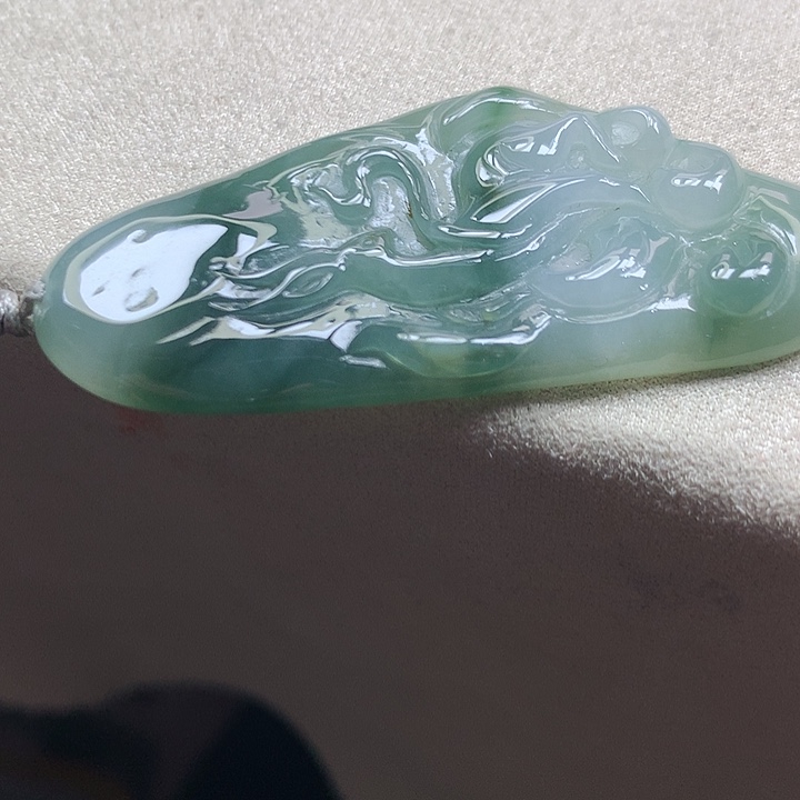 翡翠颈饰未镶嵌吊坠
