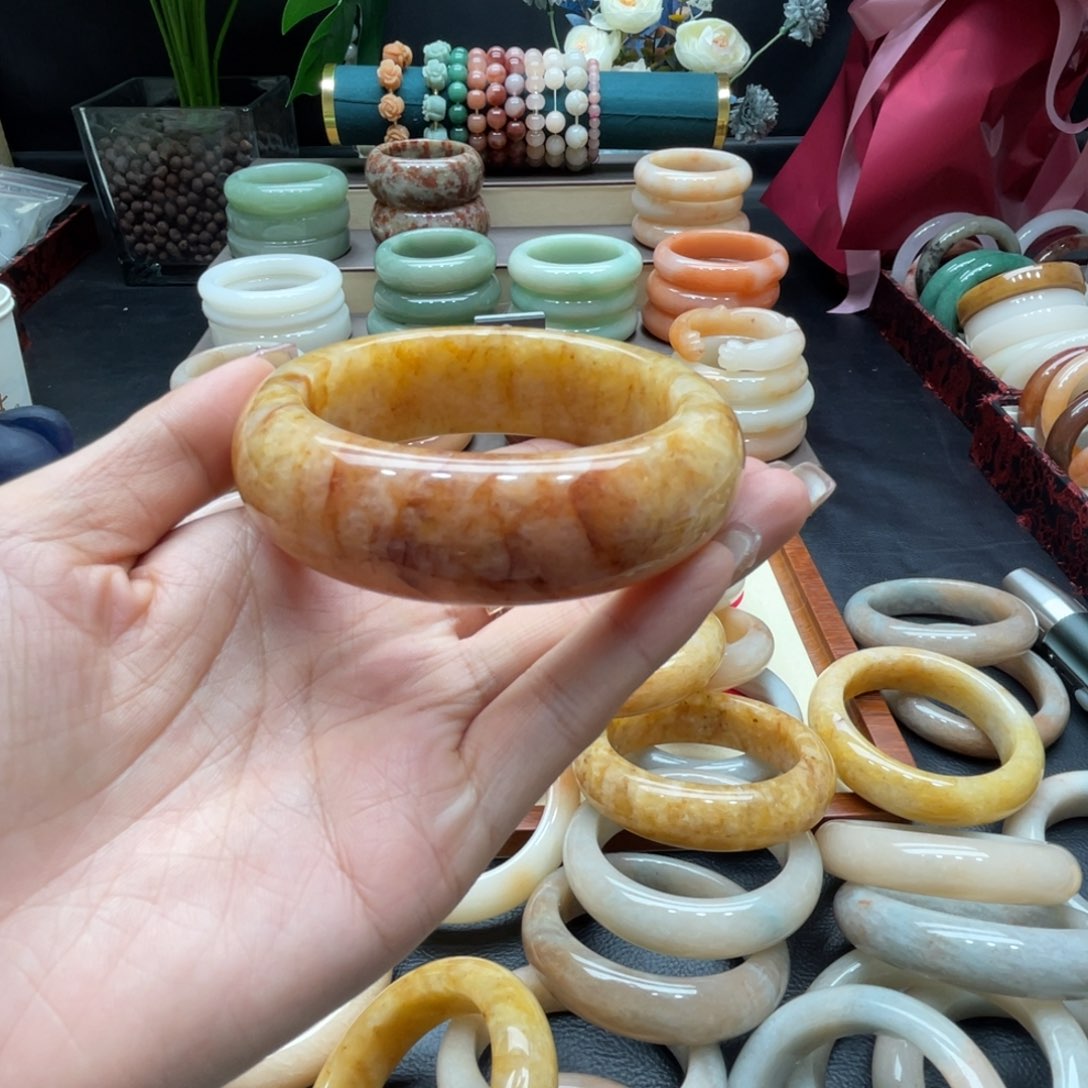 石英质玉未镶嵌手镯敬**生