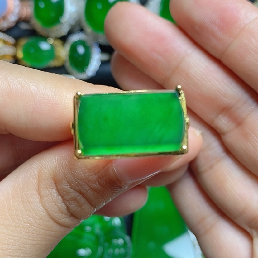 【闪购商品】翡翠挂件未镶嵌马鞍男戒