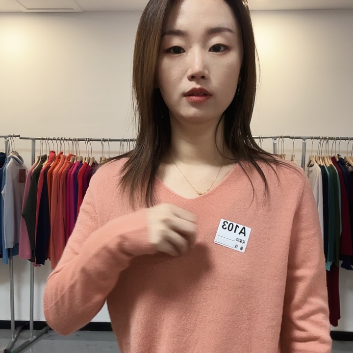103 纯羊绒暖橘色v领