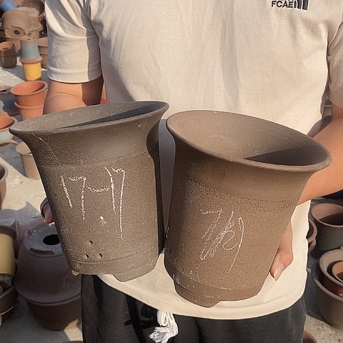 中国宜兴紫砂花盆，