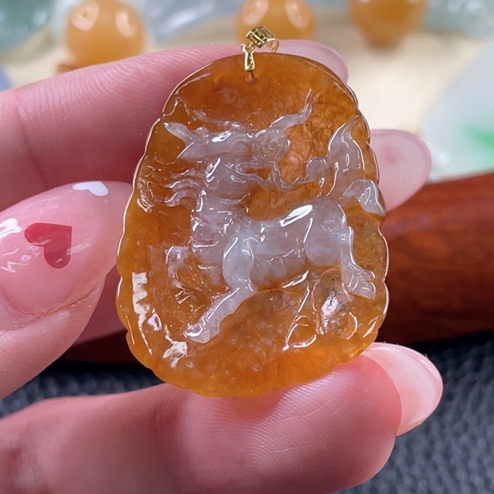 翡翠颈饰18K金镶嵌翡翠