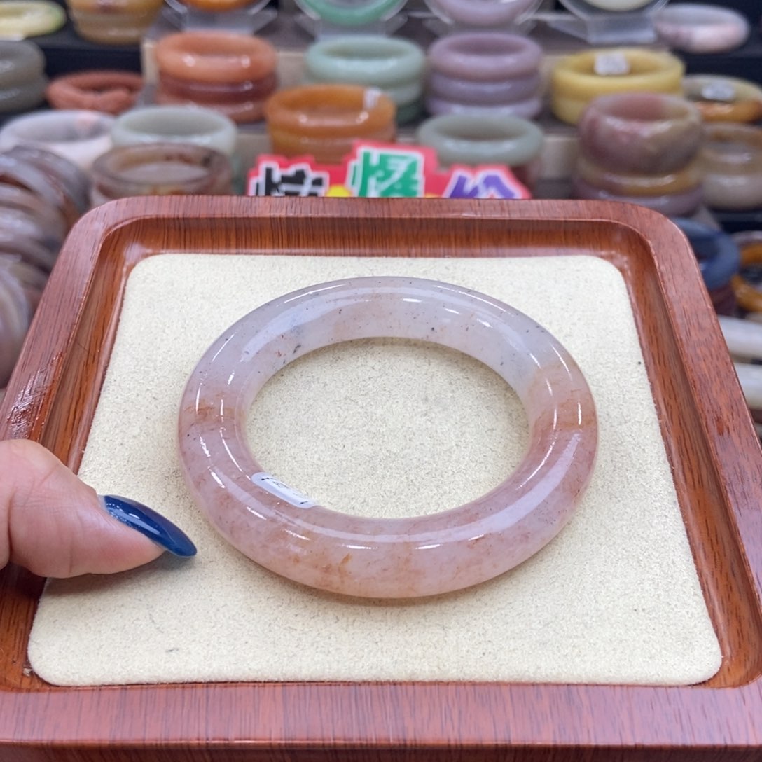 石英质玉手镯未镶嵌