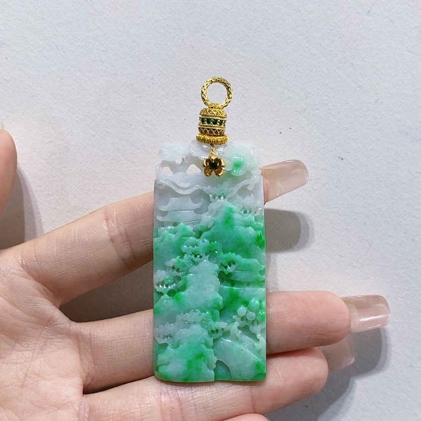 【闪购商品】翡翠未镶嵌颈饰