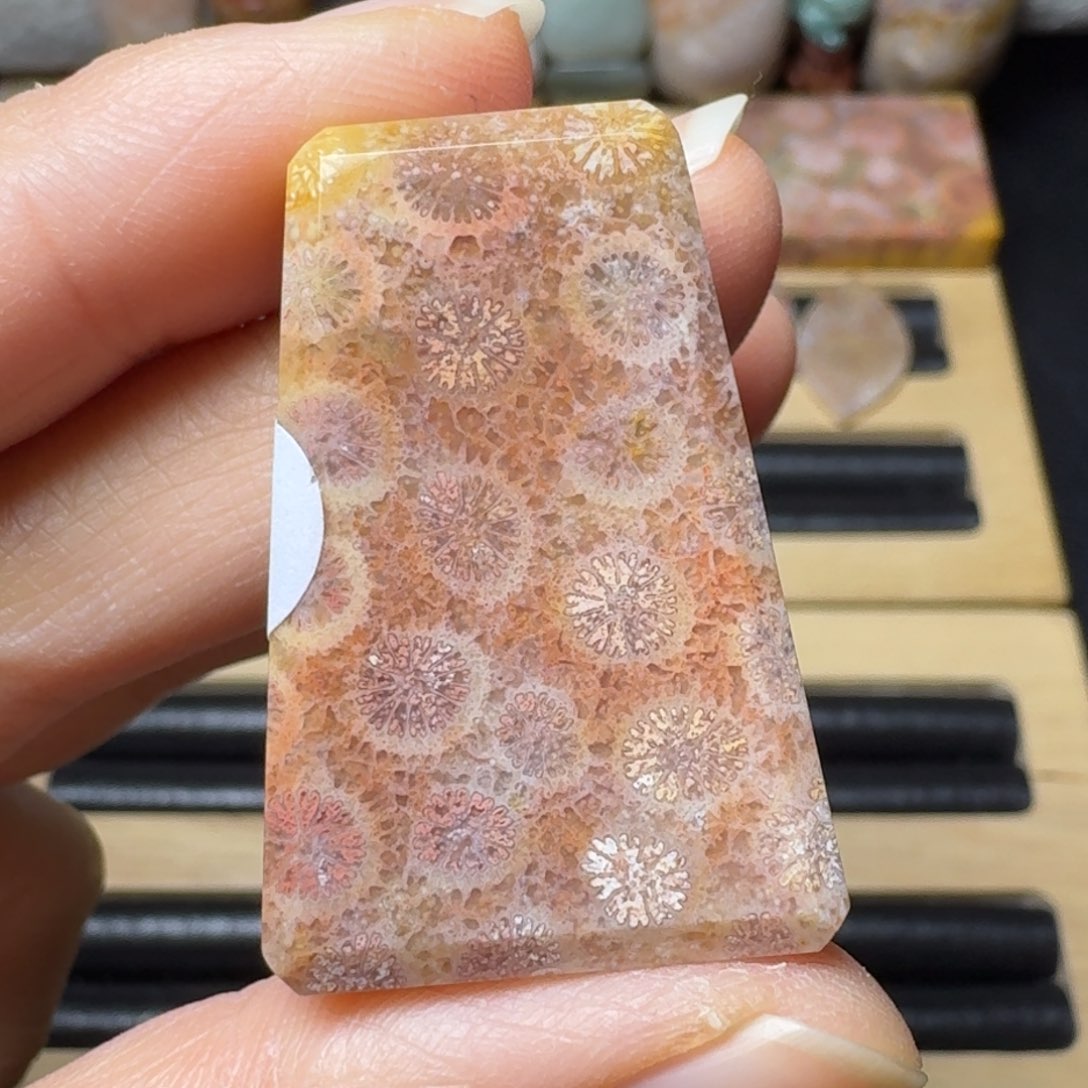 硅化玉保真红粉，可盘未镶嵌