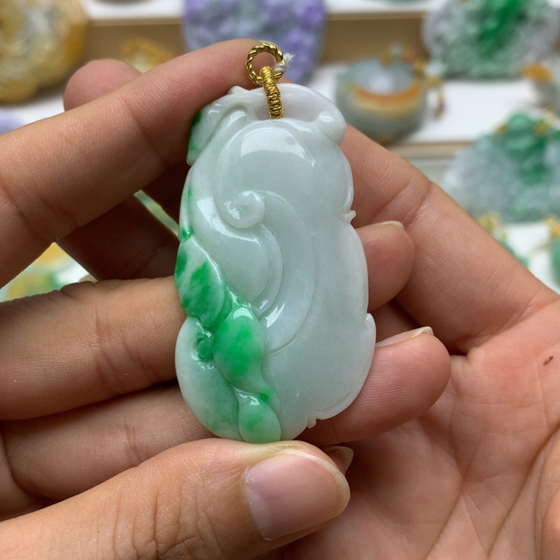 翡翠未镶嵌颈饰翡翠