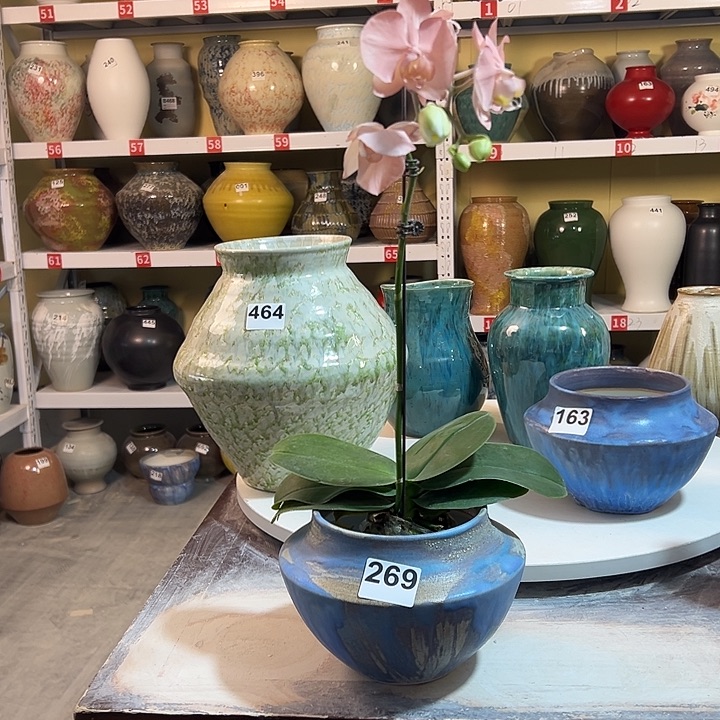 白泥花瓶高14口12。269