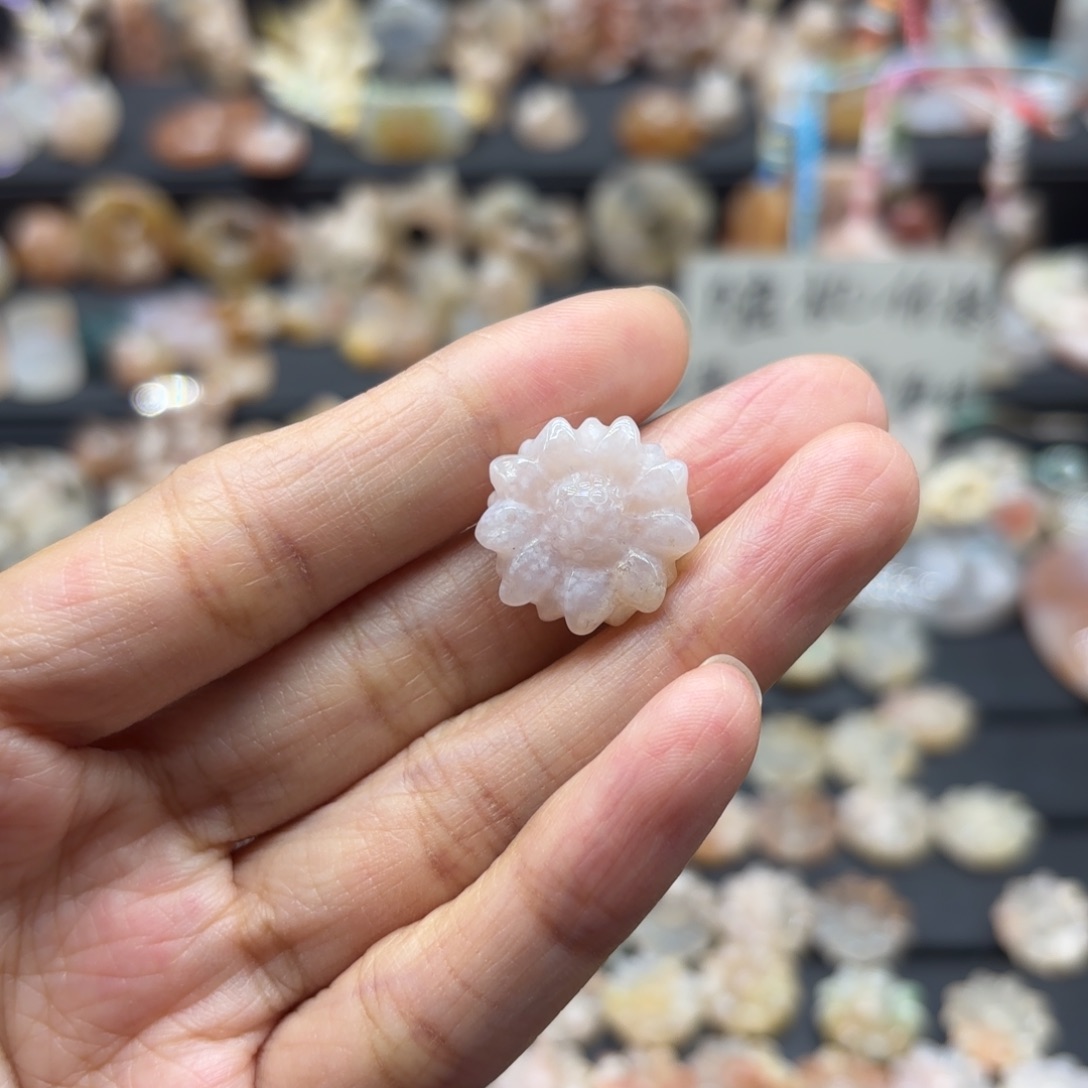 云***）玛瑙/玉髓未镶嵌颈饰