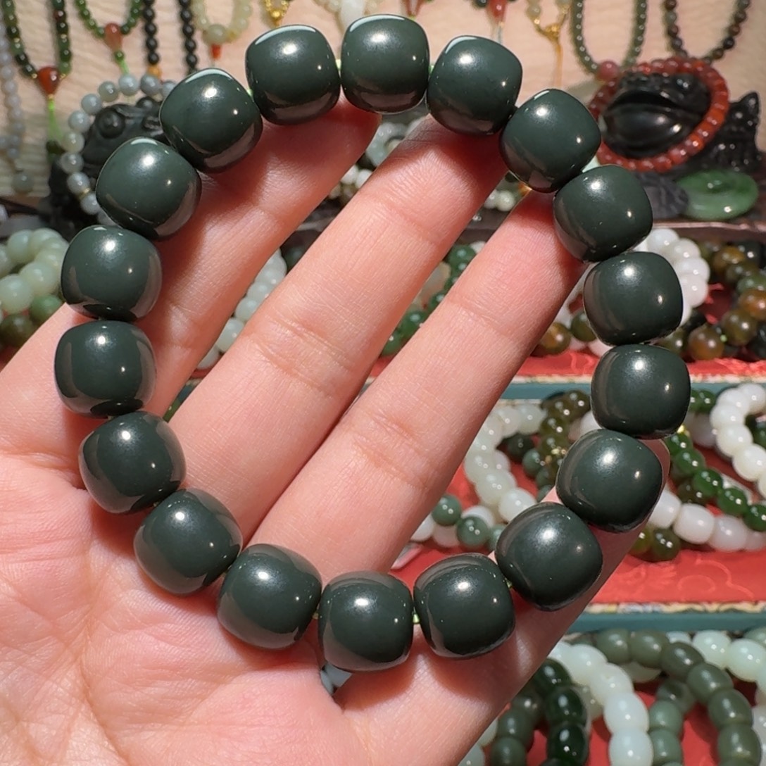 从***。和田玉未镶嵌手链