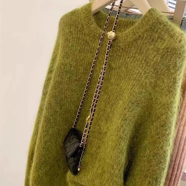 苔藓绿浣熊绒毛衣女秋冬加厚保暖宽松慵懒风圆领套头内搭上衣