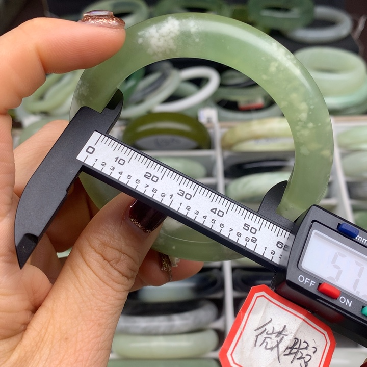 蛇纹石玉未镶嵌手镯627