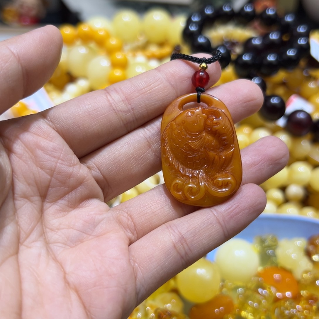 琥珀珠宝奇石未镶嵌