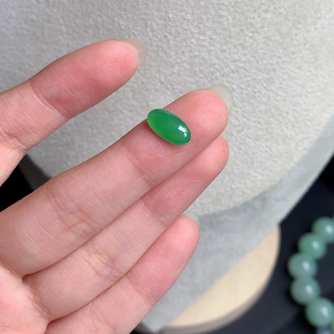 翡翠裸石缅甸天然A货翡翠蛋面