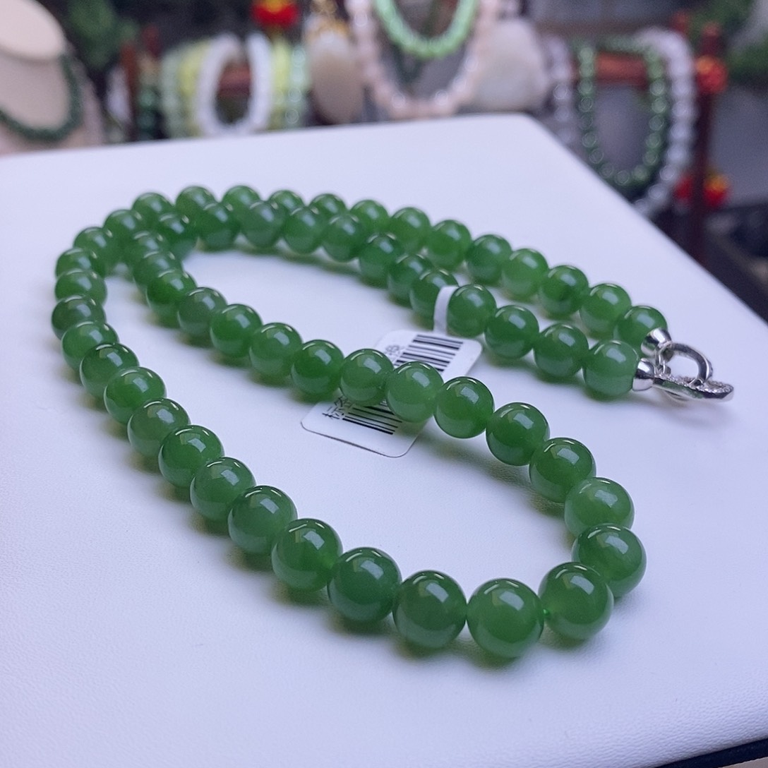 和田玉收藏级碧玉俄料老矿料高冰阳绿项链8m未镶嵌大*意