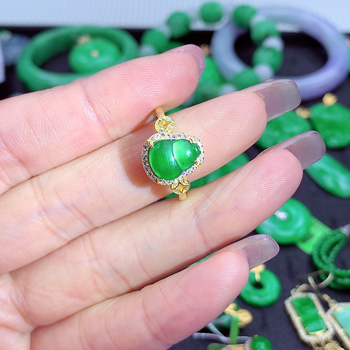 翡翠颈饰银S925镶嵌翡翠