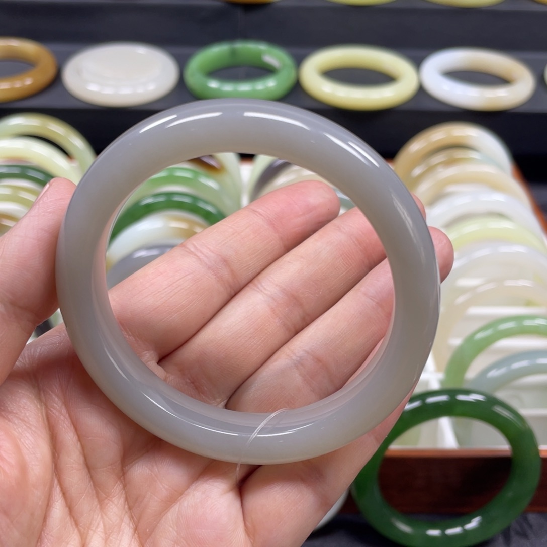 和田玉手镯未镶嵌59