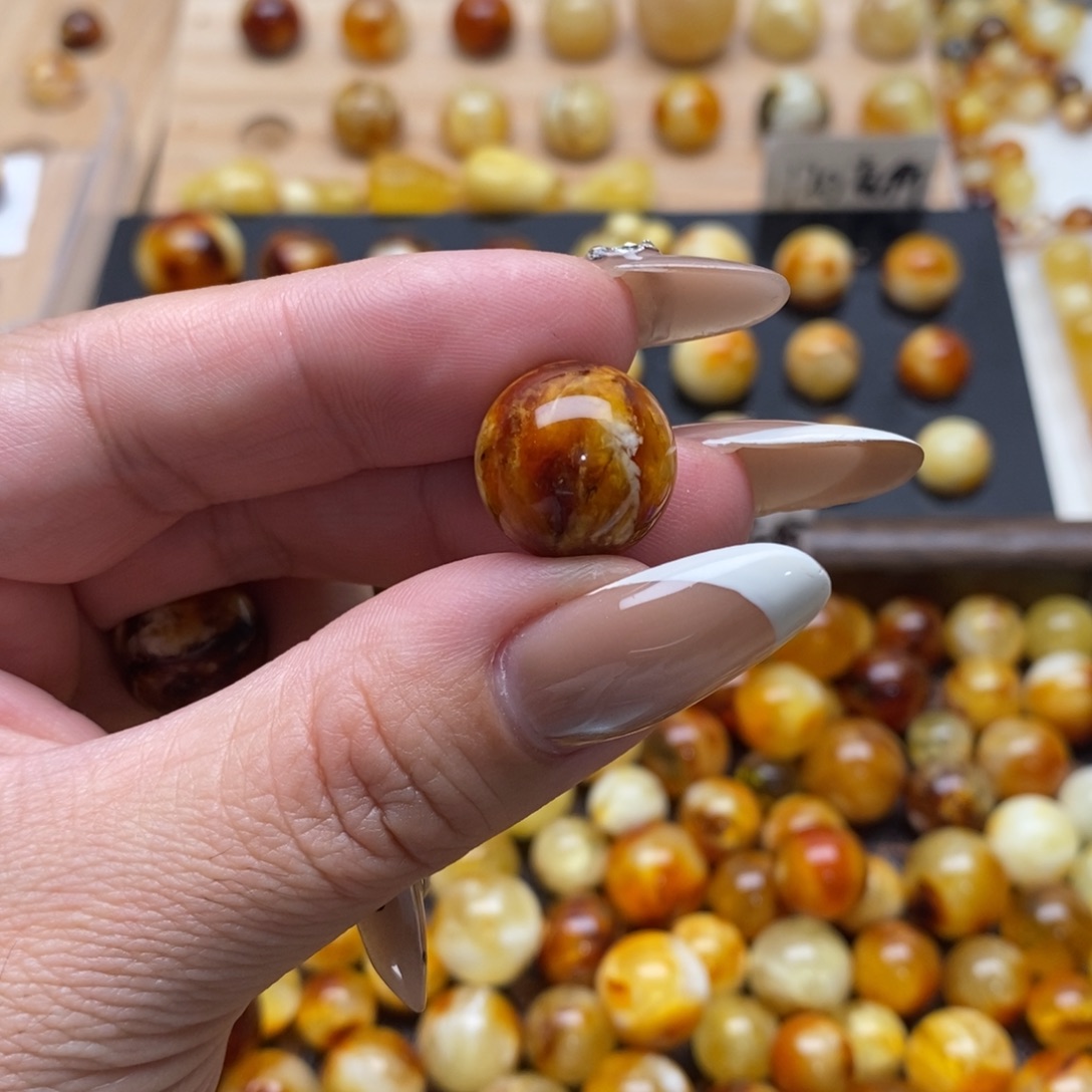 用***4琥珀未镶嵌珠宝奇石蜜蜡