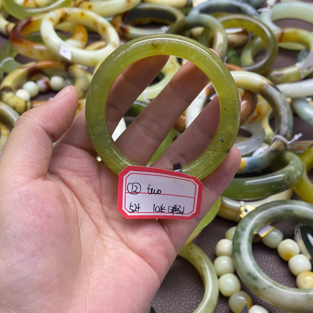 t***o蛇纹石玉未镶嵌手镯