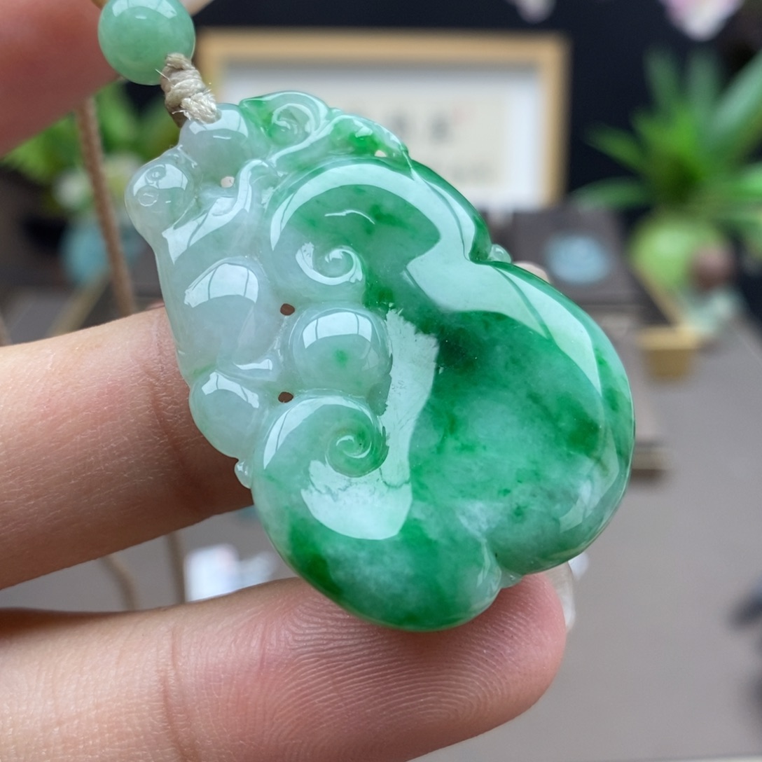 翡翠未镶嵌颈饰吊坠171