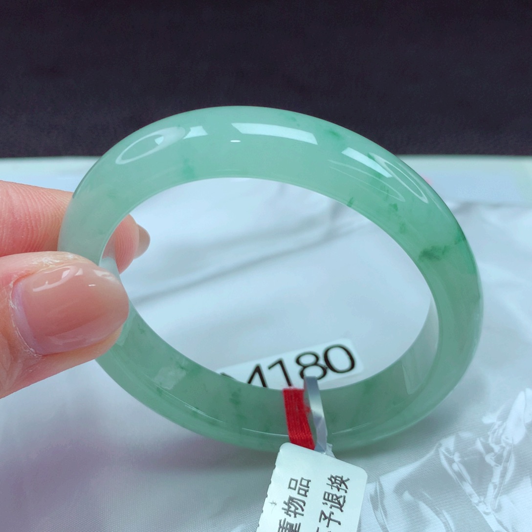 翡翠手镯未镶嵌手镯88