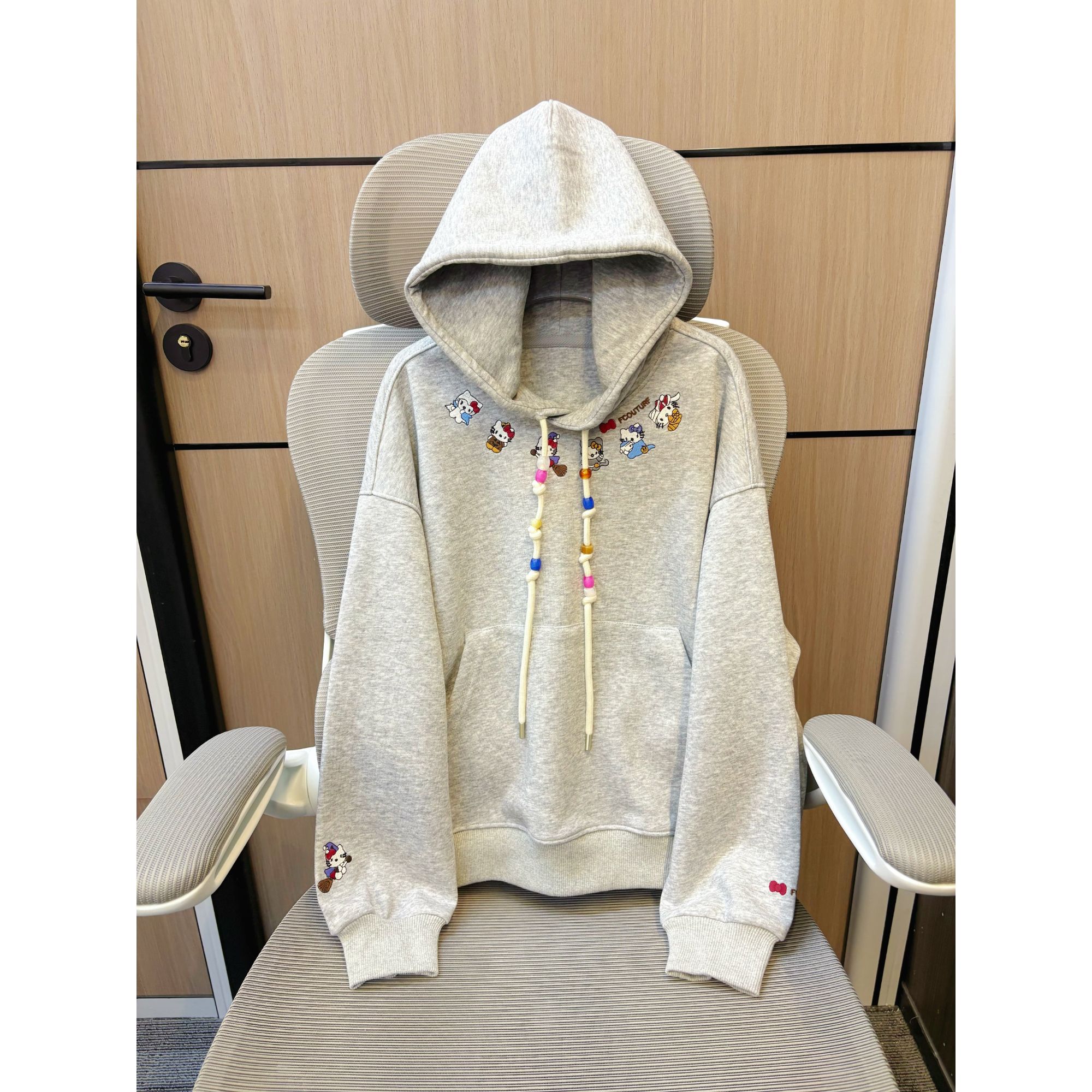 【清货】2025秋韩范凯蒂刺绣串珠帽绳女童带帽卫衣 D702 702 Y