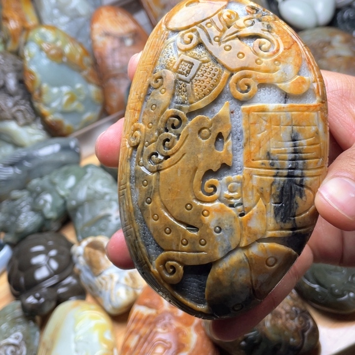 和田玉（糖玉）未镶嵌挂件大**女