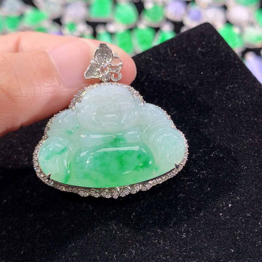 翡翠18K金镶嵌颈饰