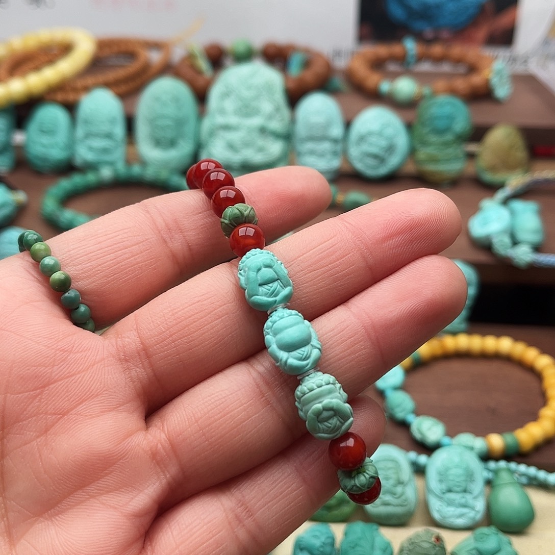 绿松石未镶嵌颈饰