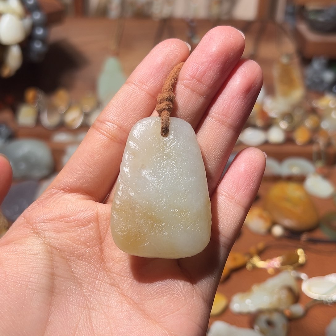 和田玉颈饰未镶嵌