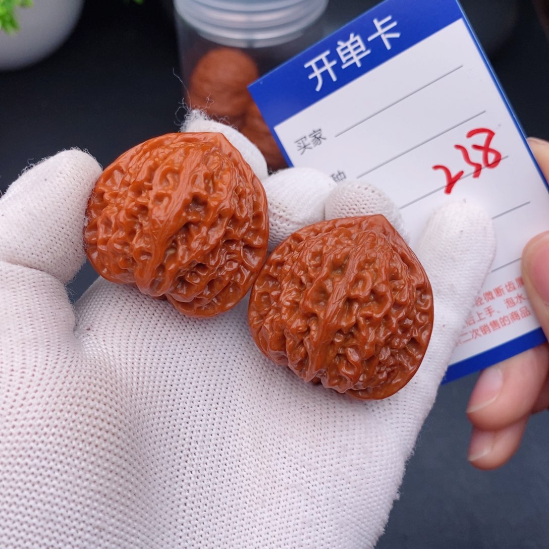 文玩核桃把件37金牛238