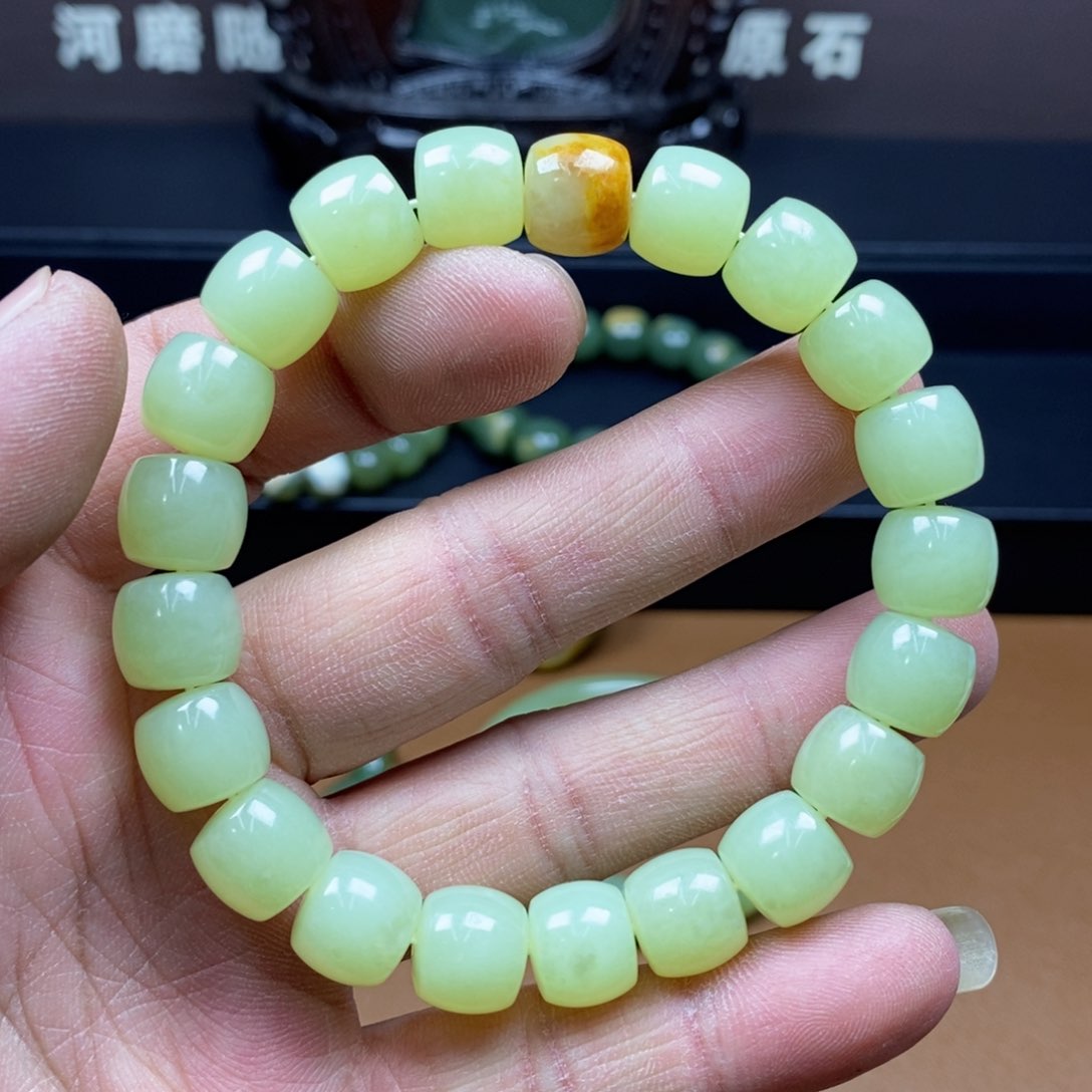 岫岩河磨玉（透闪石质玉）手链未镶嵌