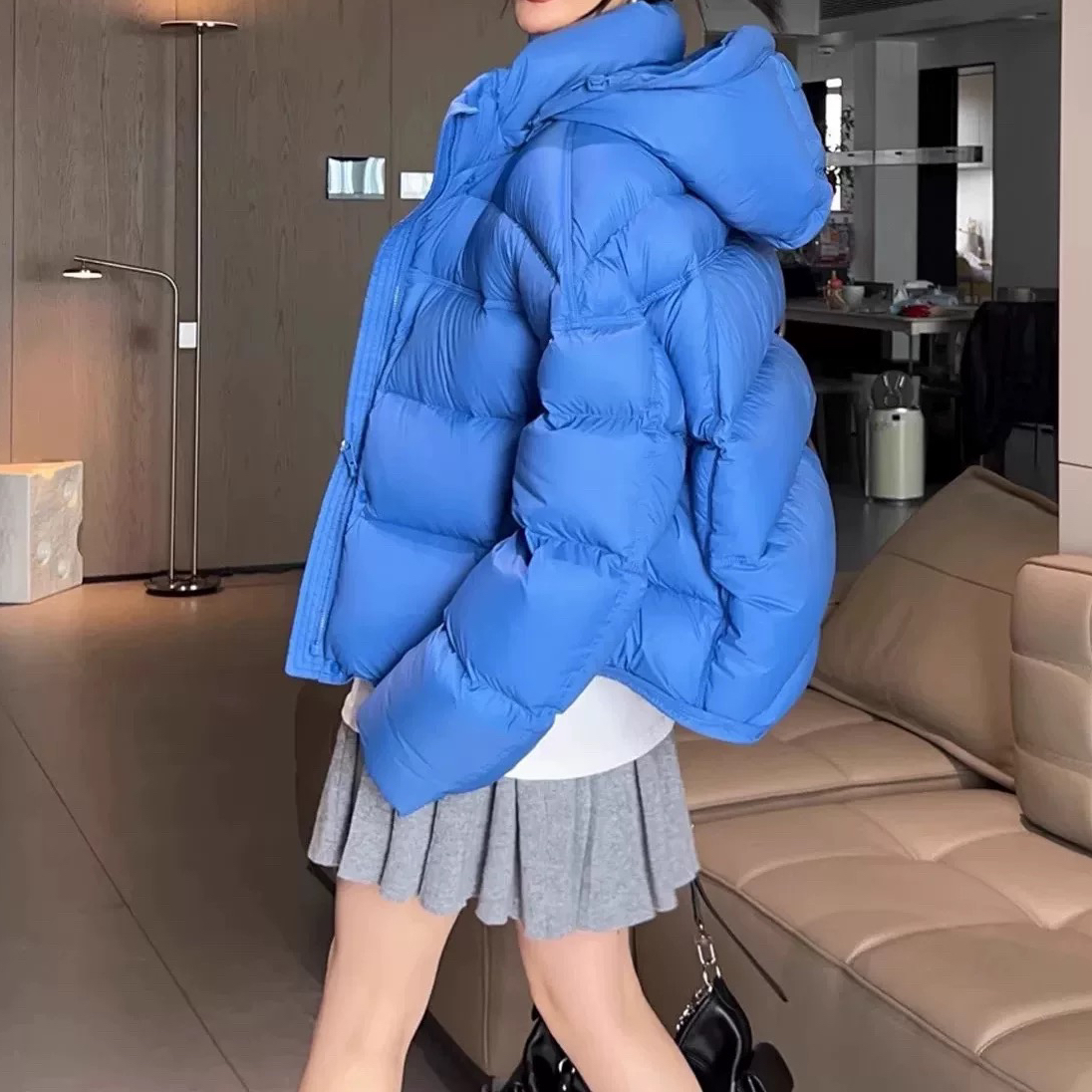 【敏儿家】明星款高级感2025冬新羽绒服短款连帽加厚保暖面包服外套