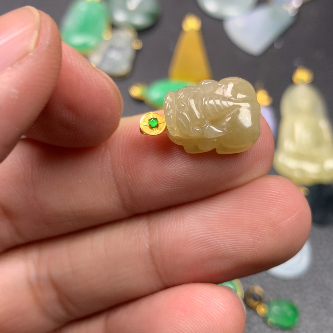 【闪购商品】颈饰18K金镶嵌翡翠翡翠