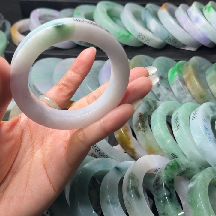 定制翡翠未镶嵌翡翠手镯