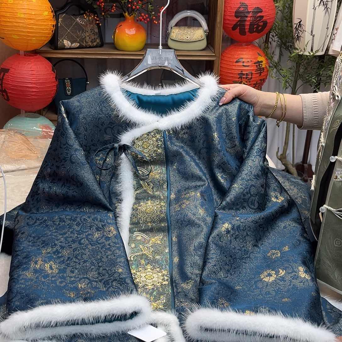 刺绣棉服成衣胸围104