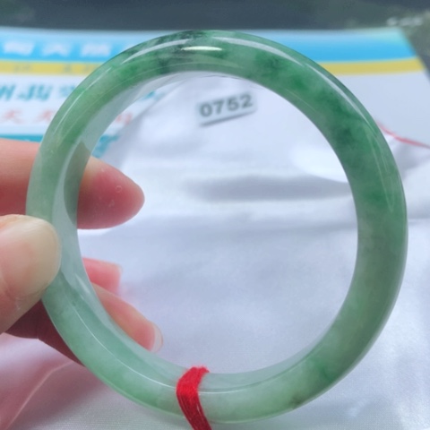翡翠手镯未镶嵌0752号