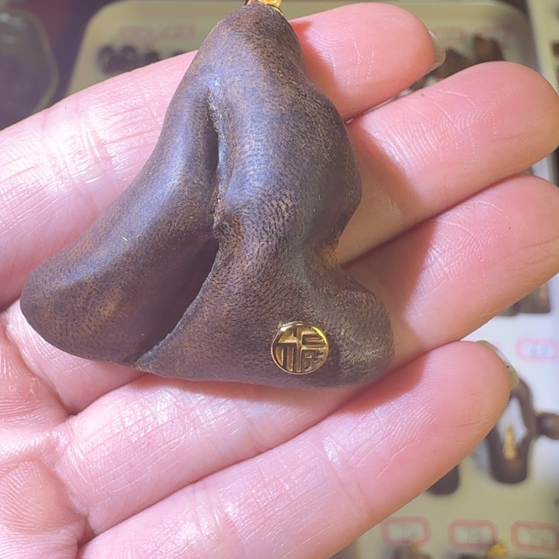 生***活沉香吊坠海南包头