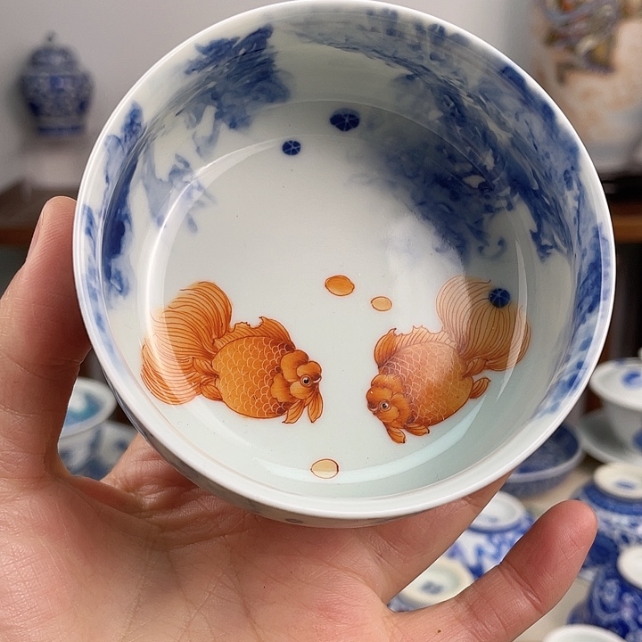景德镇陶瓷手绘金鱼主人杯