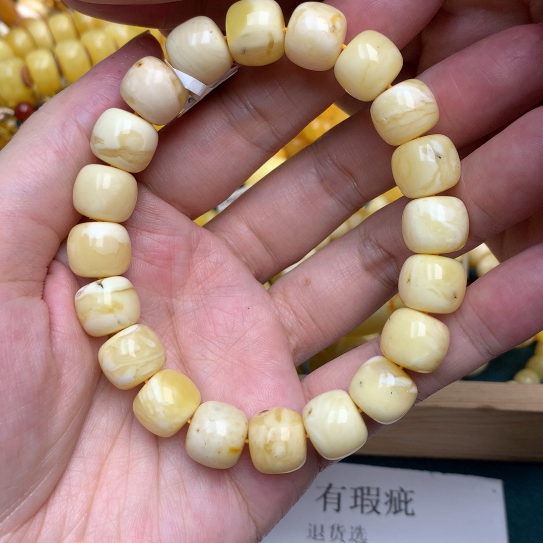 未镶嵌琥珀珠宝奇石30