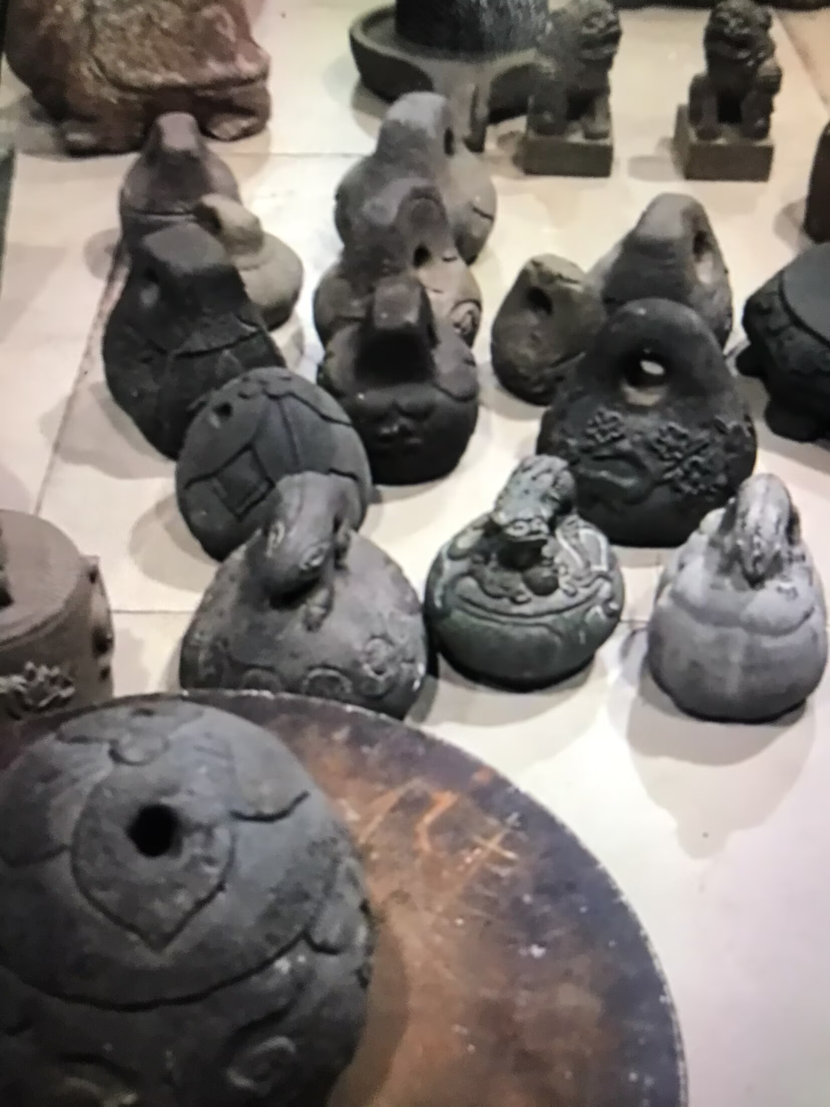 青石，，，，，，，，秤砣17个