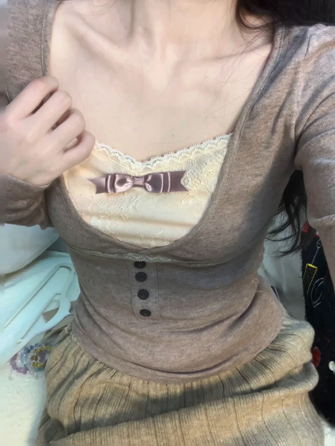 辣妹假两件蕾丝蝴蝶结长袖T恤女秋冬打底衫磨毛修身显瘦短款上衣