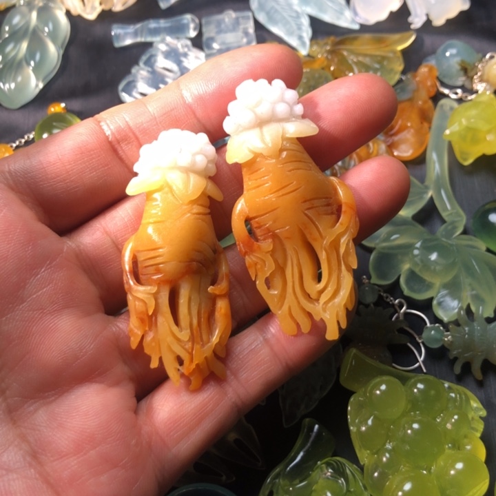 蛇纹石玉未镶嵌耳坠