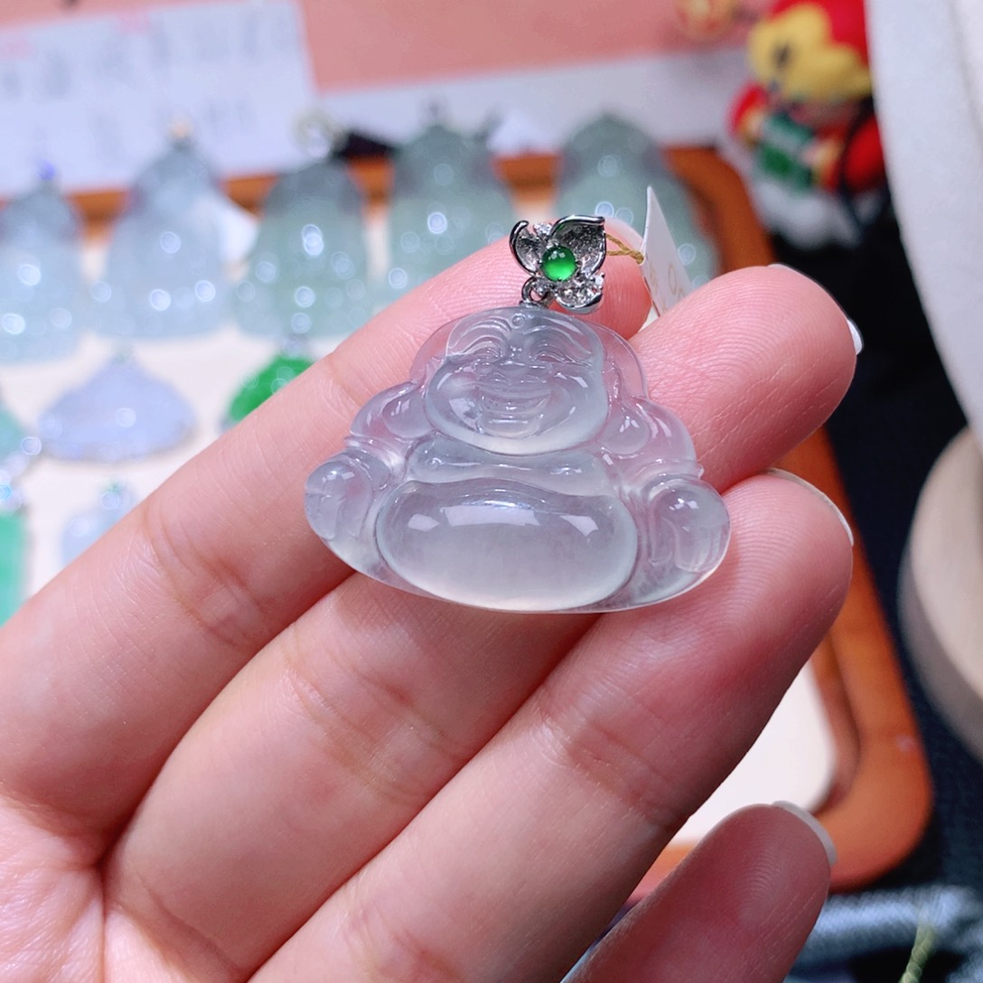 颈饰18K金镶嵌翡翠佛公