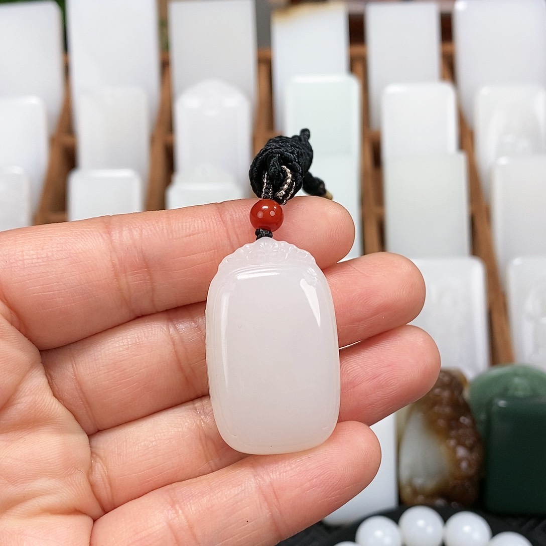 和田玉颈饰未镶嵌蘭***辰