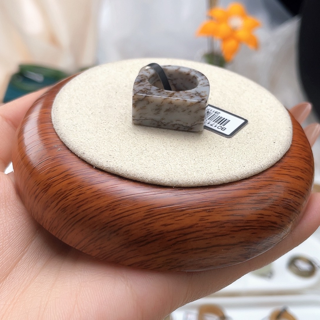 和田玉未镶嵌戒指豹纹马鞍16.0v12