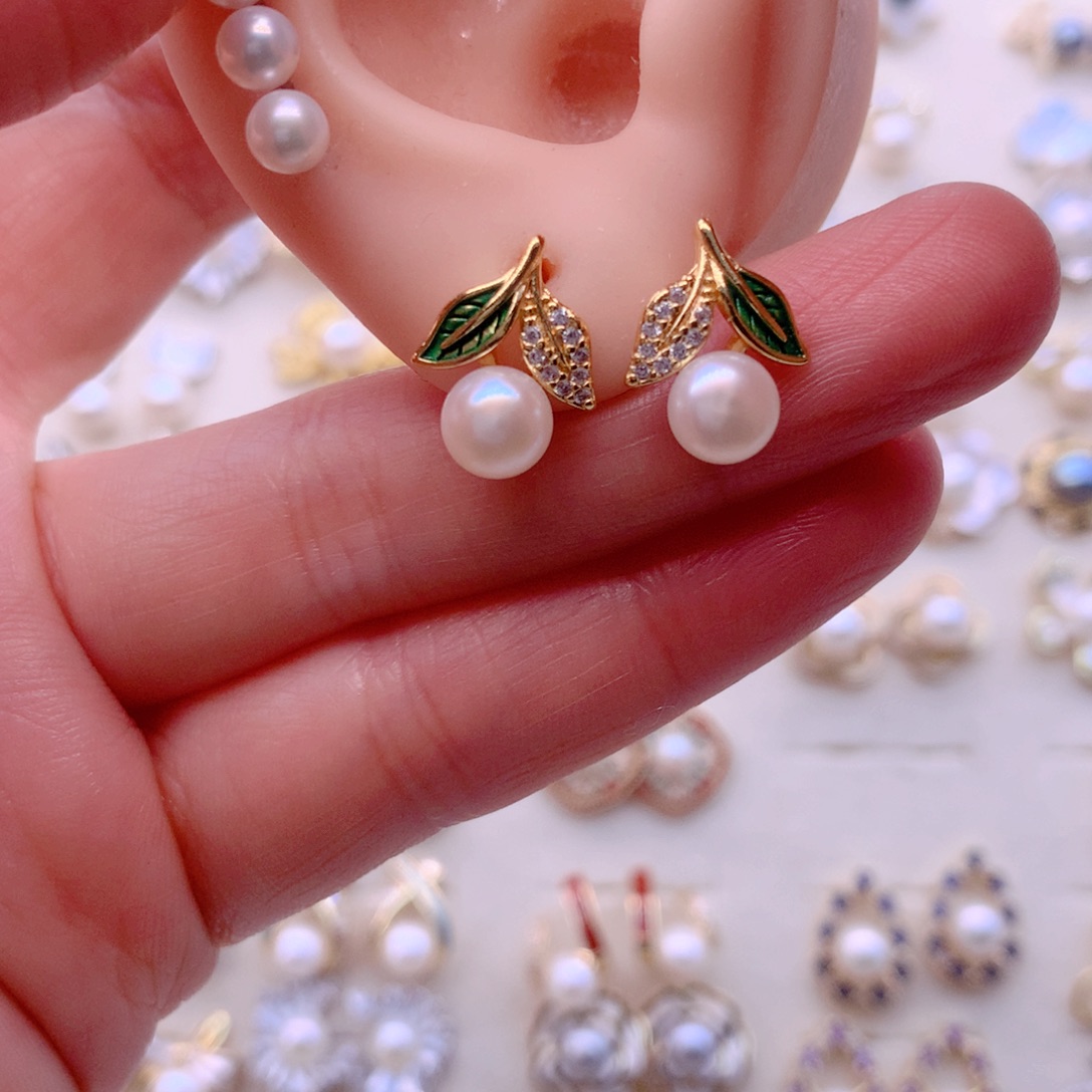 淡水珍珠合金耳饰