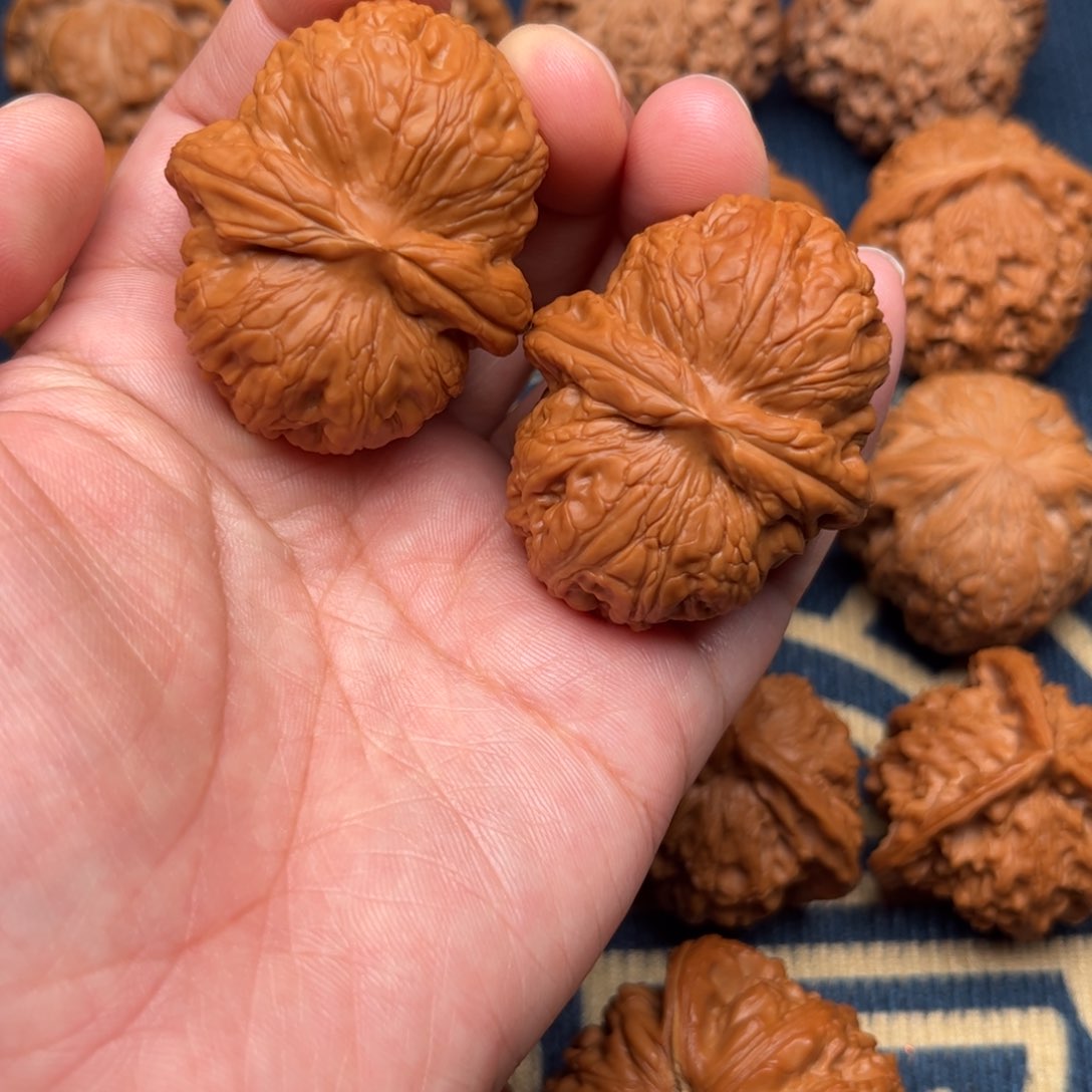 文玩核桃把件元宝 有修 有色差