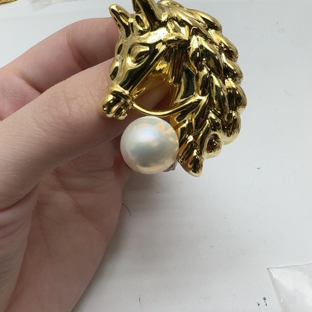 拼合珍珠（马贝珠）胸针未镶嵌